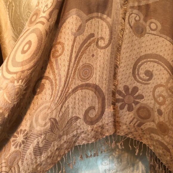 Eyeful, Tan/Beige, intricate design, wrap/shawl w/faux fur collar, One Size - Picture 5 of 10